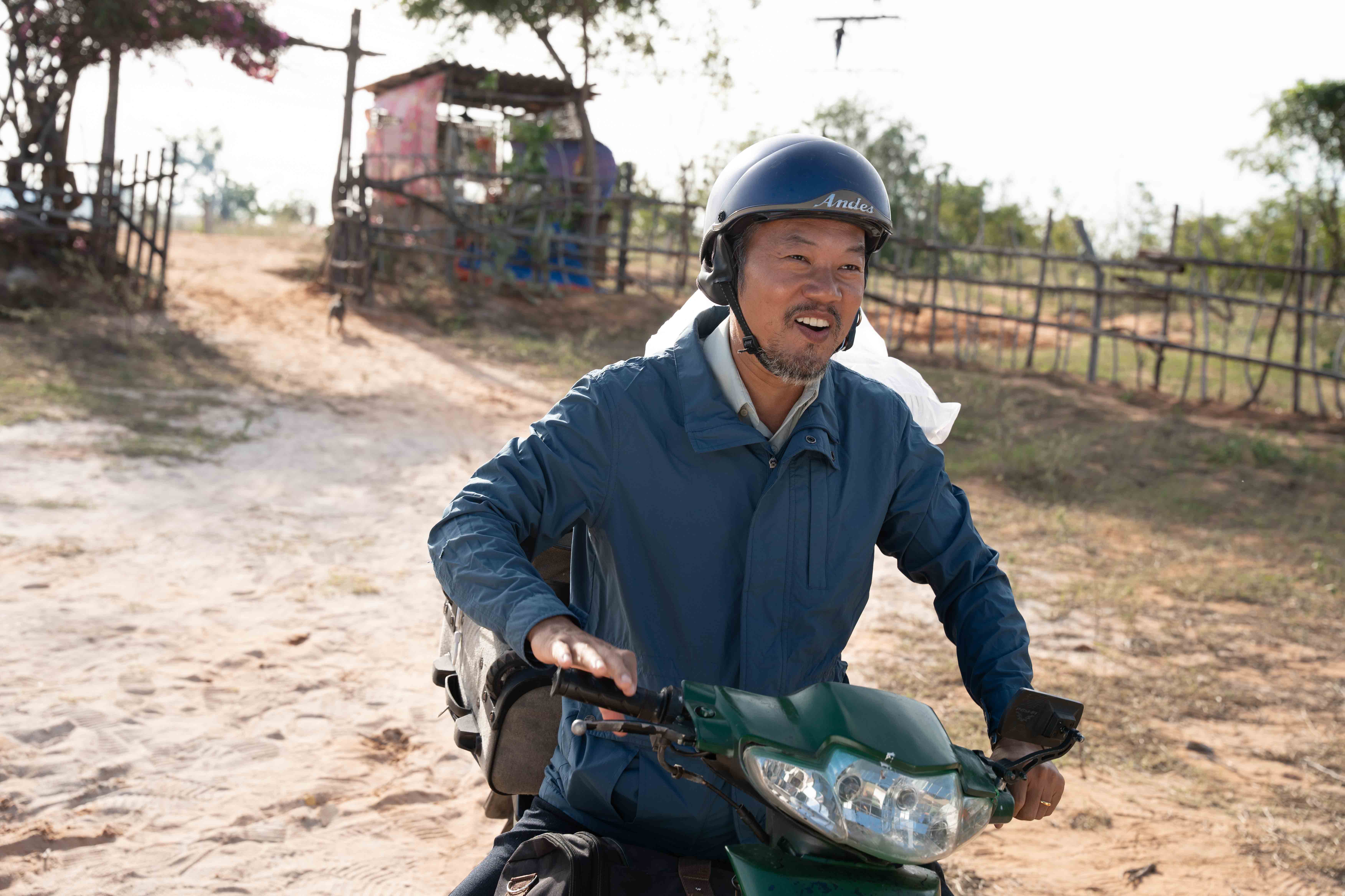 Long Đẹp Trai lấy nước mắt khán giả với vai ông bố trong Lật Mặt 8 của Lý Hải - 4