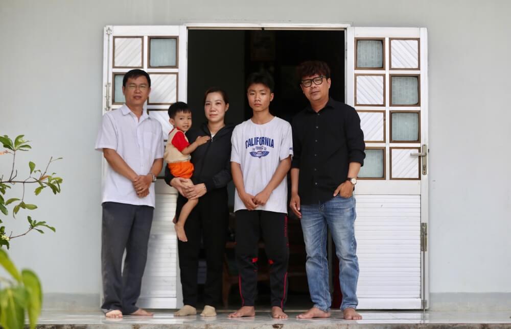 Loạt VĐV đua xe đạp đấu giá áo đấu ủng hộ các hoàn cảnh khó khăn trong chương trình “Mái ấm gia đình Việt” - 6