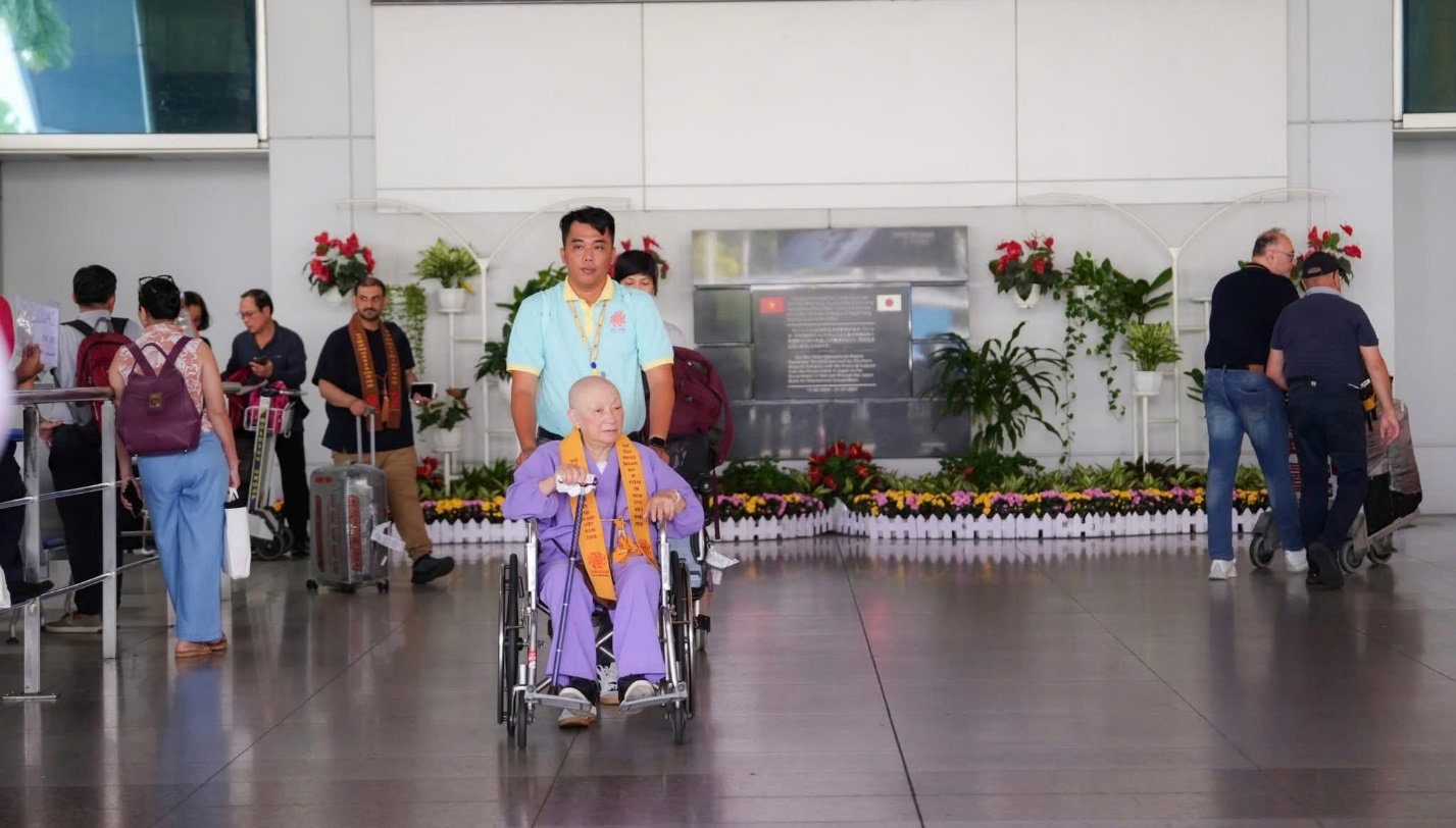 TP.HCM đón cùng lúc 2.600 đại biểu quốc tế dự Đại lễ Vesak 2025 - 2