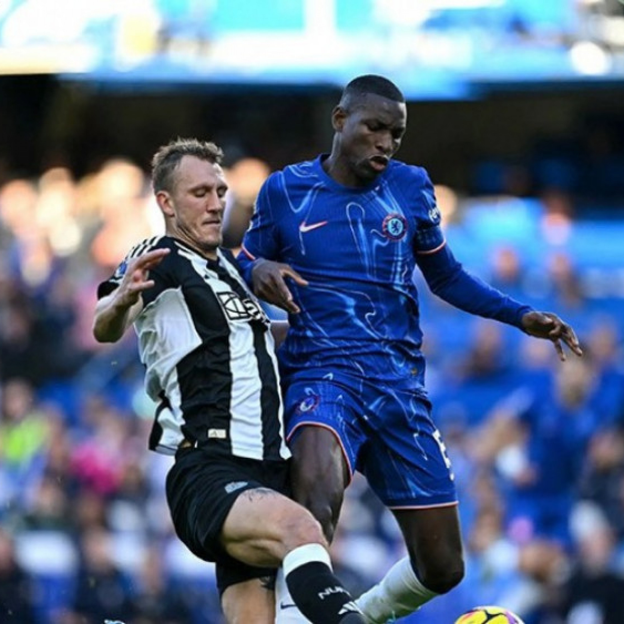  - Đua top 5 Ngoại hạng Anh nóng như chảo lửa, trận Newcastle - Chelsea dễ có biến