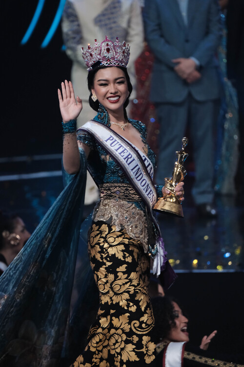 Top 2 Miss Cosmo 2024 công du Trung Quốc, ngồi ghế giám khảo Miss Cosmo China - Hong Kong - Macau 2025 - 6