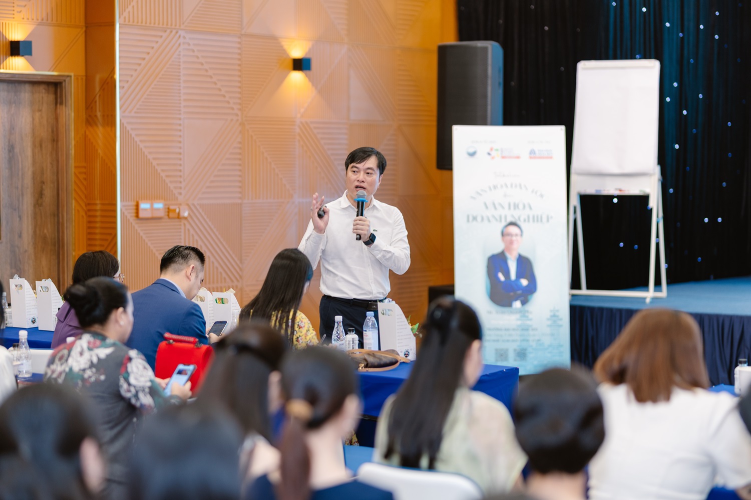 Tổng giám đốc ABBank: Lãnh đạo dẫn dắt bằng yêu thương luôn thành công hơn dẫn dắt bằng sự sợ hãi - 2