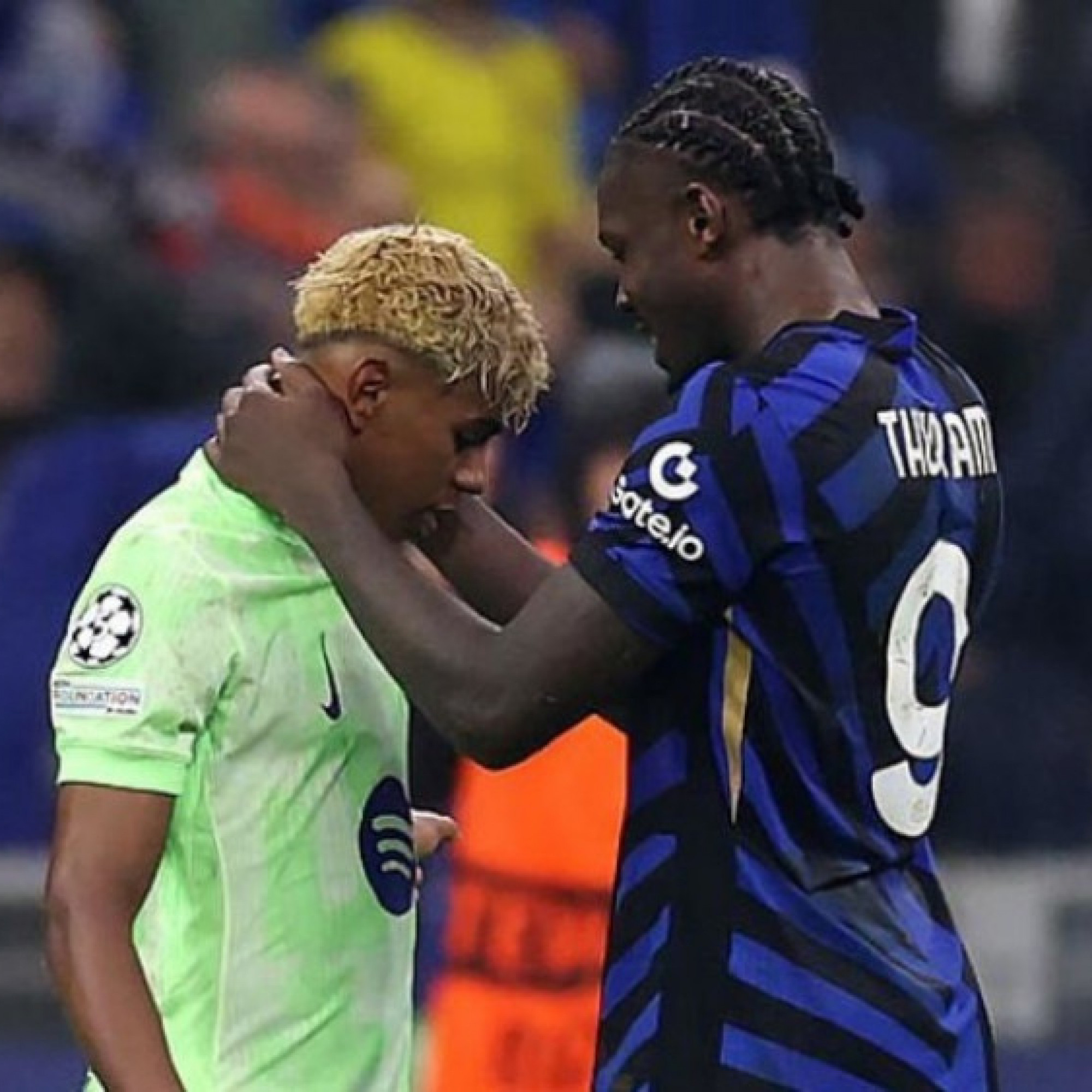  - Barca gục ngã ở Giuseppe Meazza: Inter "lấy độc trị độc", bi kịch Yamal & trọng tài