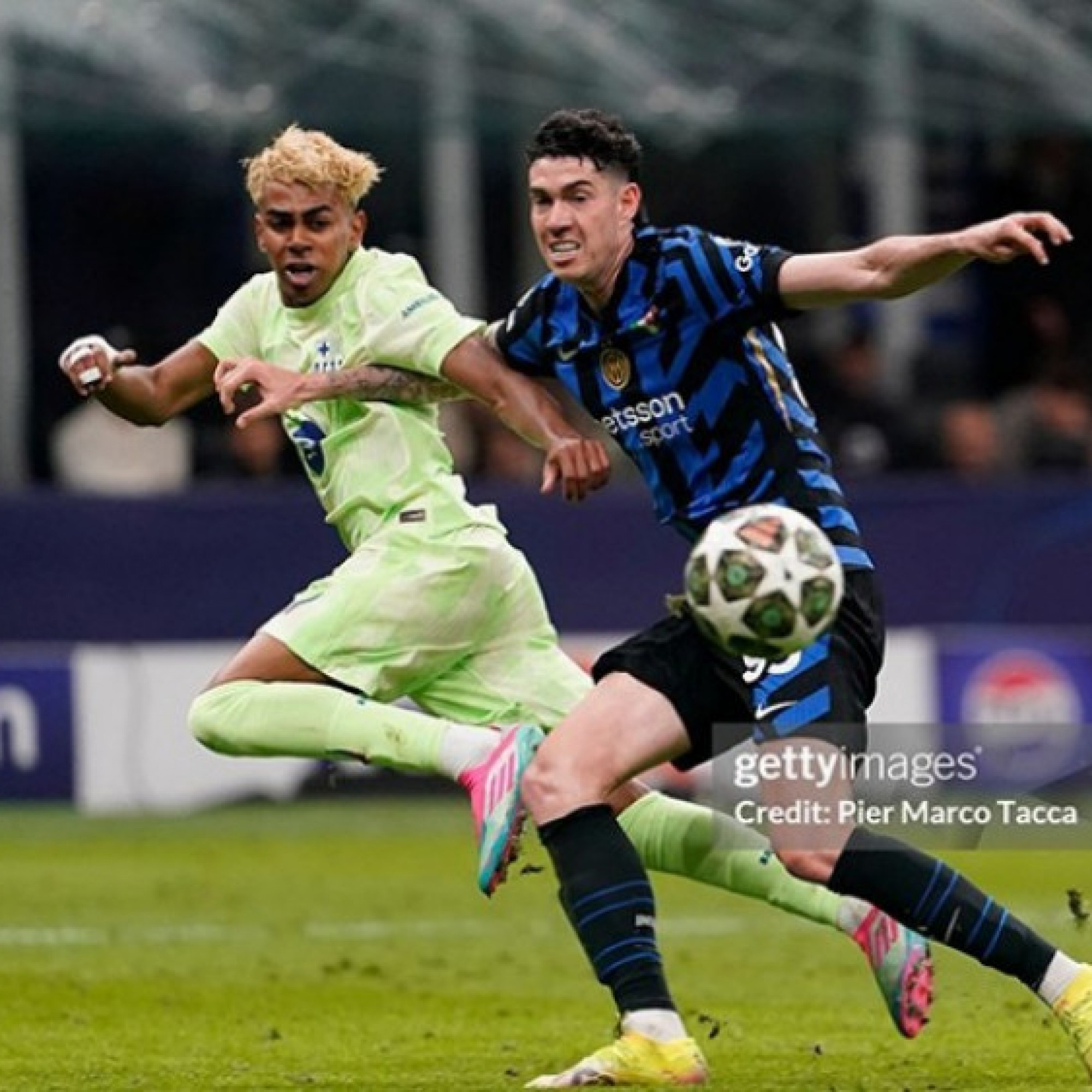  - Tuyệt đối điện ảnh Inter Milan - Barcelona: 210 phút nghẹt thở & 13 bàn thắng