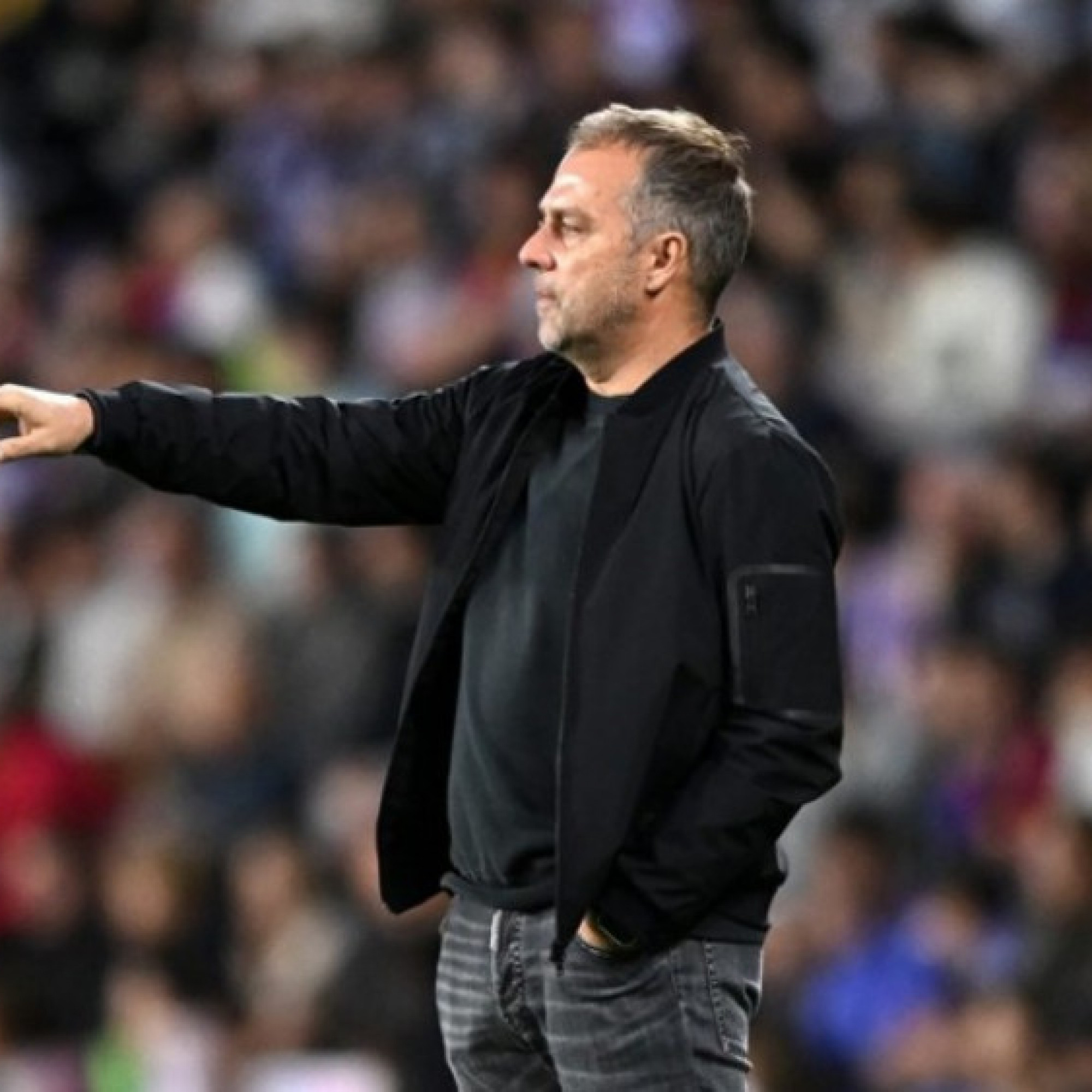  - Hansi Flick lo nhất điều này về Barca khi sắp đấu Real ở siêu kinh điển