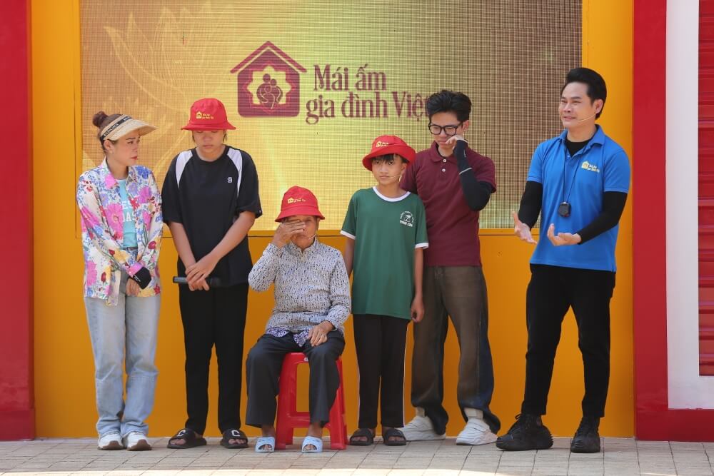 Mái ấm gia đình Việt: MC Dương Hồng Phúc bật khóc nhắc về quá khứ bán nhà chữa bệnh hiểm nghèo cho con trai - 6