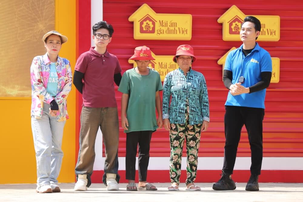 Mái ấm gia đình Việt: MC Dương Hồng Phúc bật khóc nhắc về quá khứ bán nhà chữa bệnh hiểm nghèo cho con trai - 11