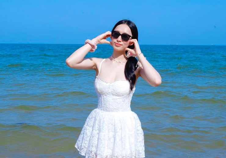 Hot girl bóng chuyền Hoàng Thảo khoe ảnh đẹp ở biển, ĐT nữ VN quyết vượt Thái Lan - 2