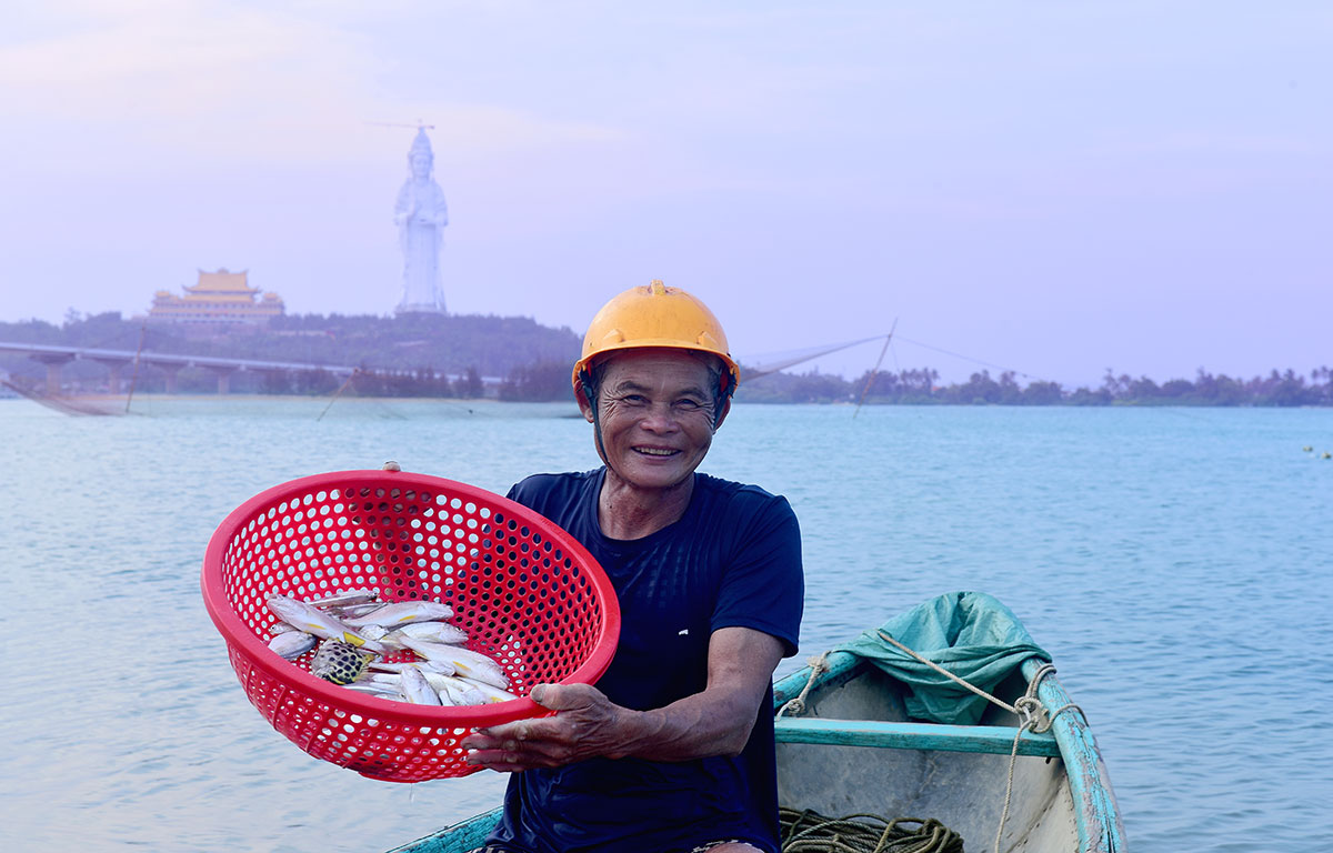 Độc đáo nghề kéo rớ chồ bắt thủy sản trên sông Trà Khúc - 3