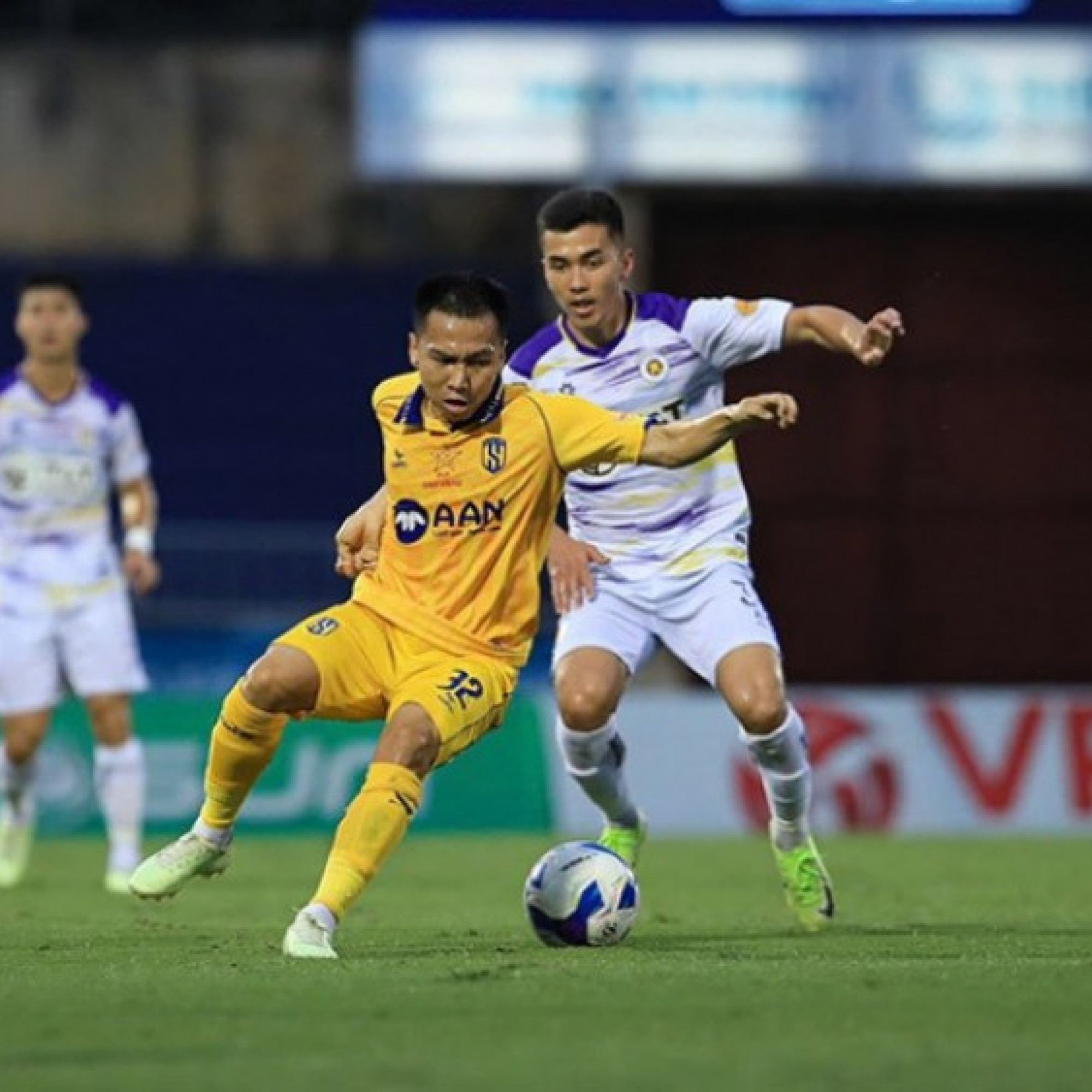  - Video bóng đá SLNA - Hà Nội: Vỡ òa bàn thắng phút 90+11 (V-League)