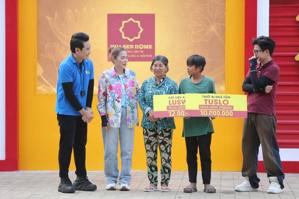Mái ấm gia đình Việt: Dương Hồng Phúc, Mỹ Lệ và Đạt Long Vinh trích tiền túi tặng trẻ em mồ côi - 9