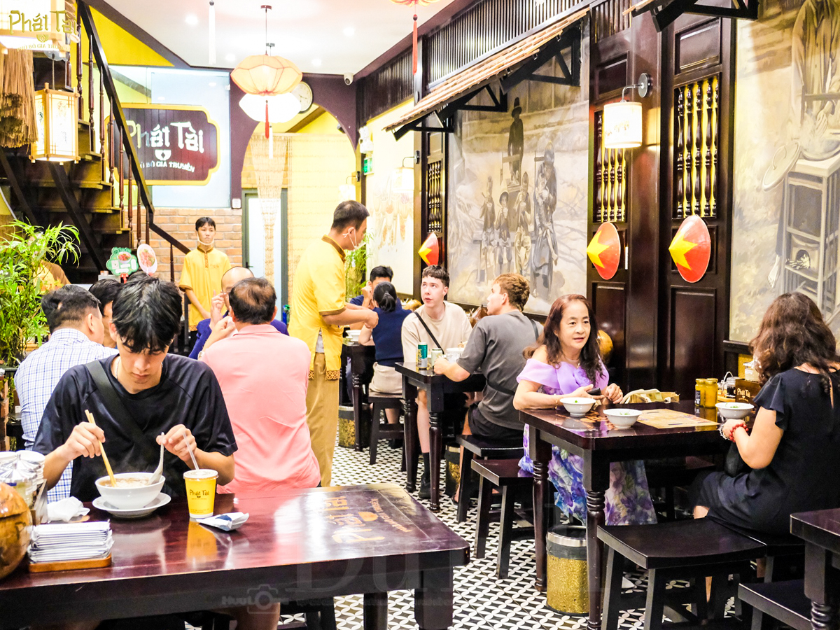 Có một Hà Thành xưa cũ, cổ kính giữa lòng Sài Gòn đô hội - 1