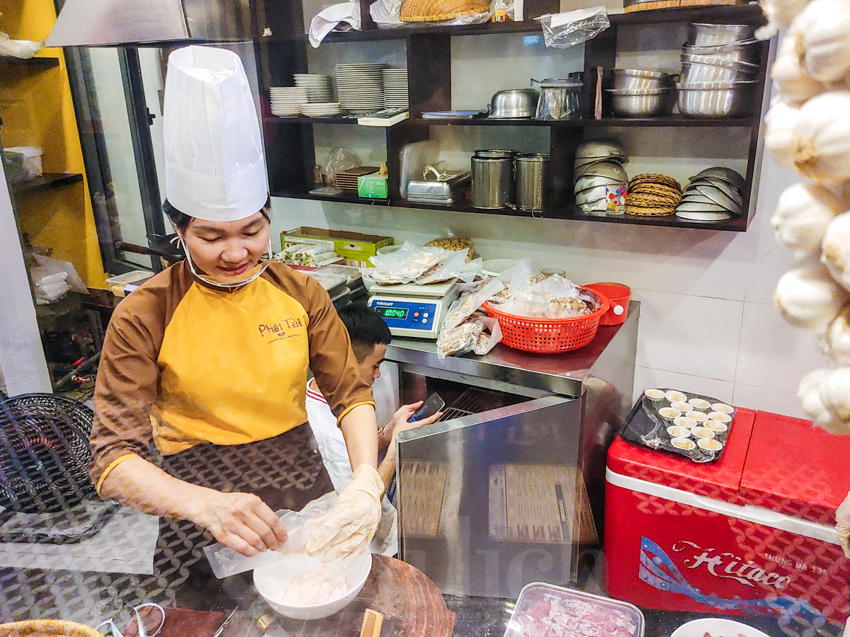 Có một Hà Thành xưa cũ, cổ kính giữa lòng Sài Gòn đô hội - 8