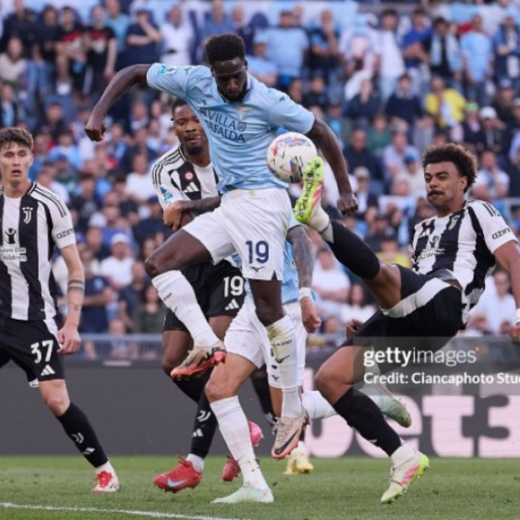  - Kết quả bóng đá Lazio - Juventus: Thẻ đỏ tai hại, thoát hiểm phút 90+6 (Serie A)