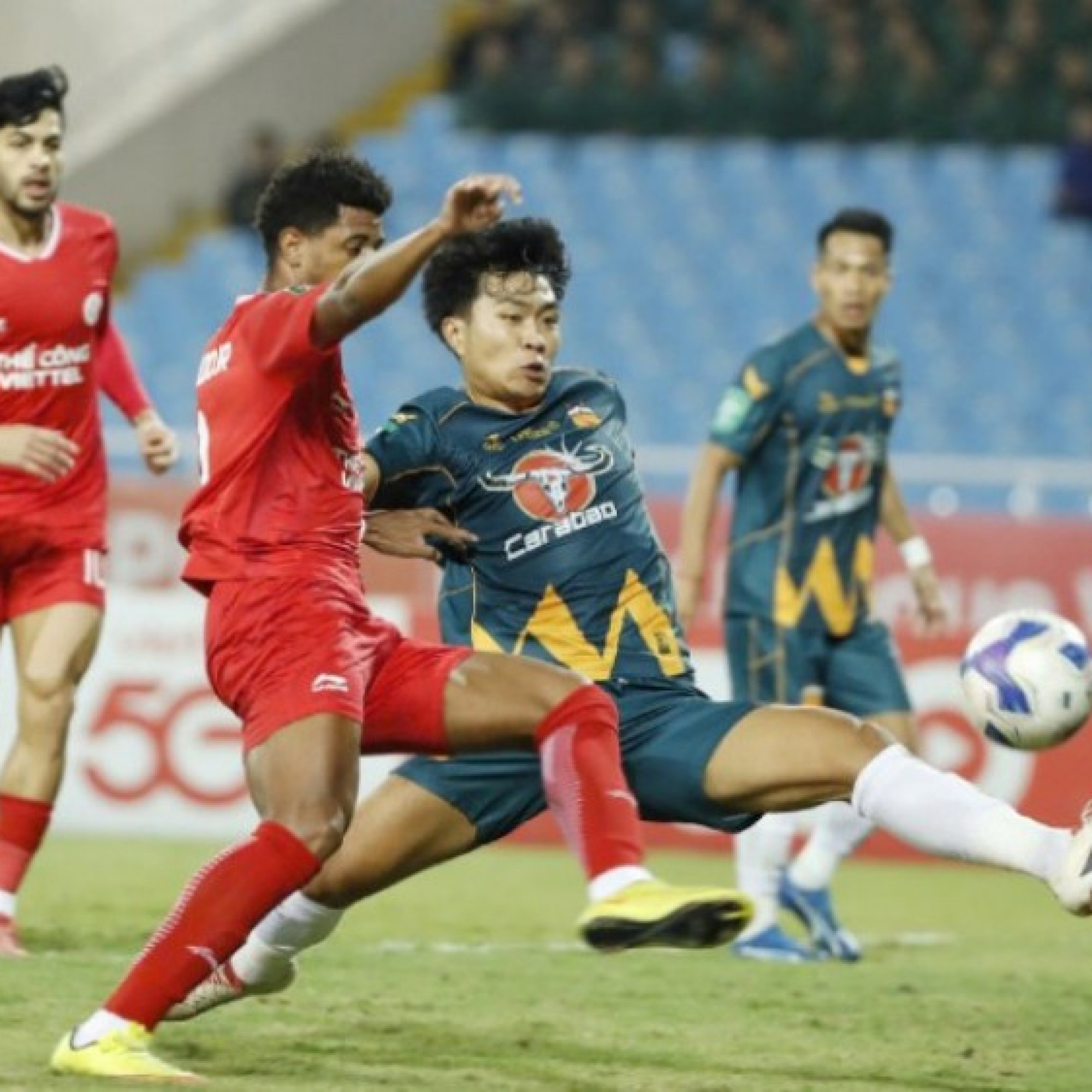  - Trực tiếp bóng đá HAGL - Thể Công Viettel: Chủ nhà vất vả (V-League)
