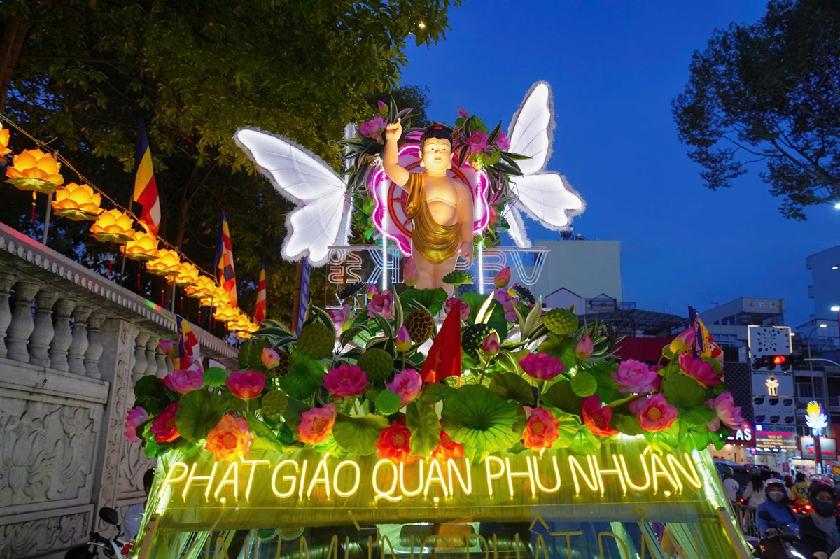 hang chuc xe hoa dieu hanh kinh mung phat dan tai tp.hcm - 6