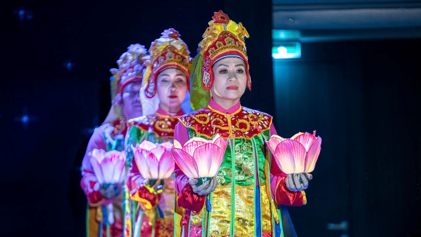 Nem công, chả phượng, Nhã nhạc cung đình... đến Thụy Sĩ - 2