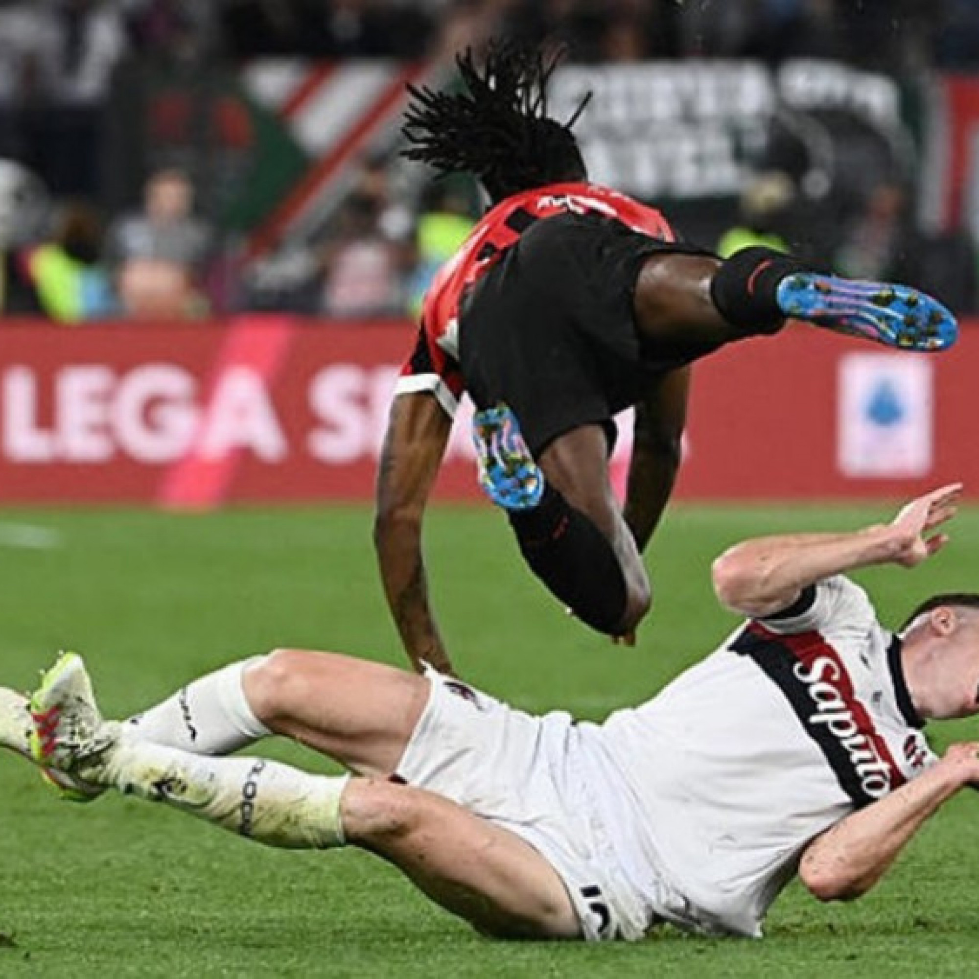  - Video bóng đá AC Milan - Bologna: Khởi đầu rực lửa (Chung kết Coppa Italia)