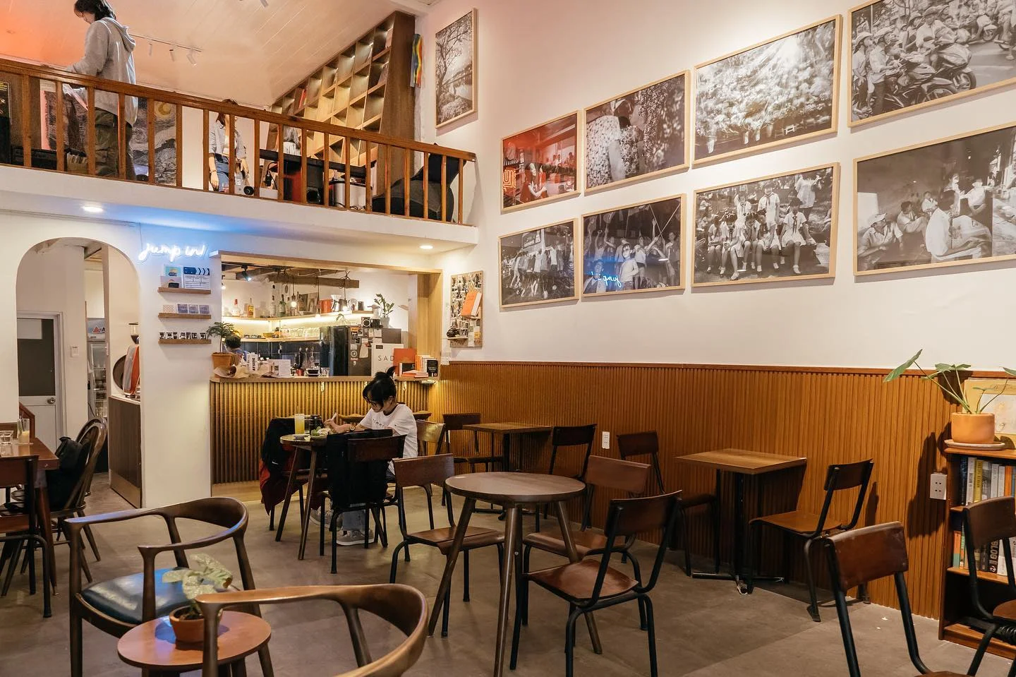 Bluish Cafe: "Chiếc hộp nhạc" analog nấp hẻm - 6
