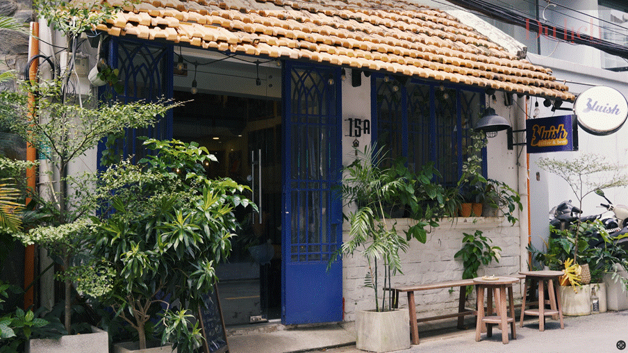 Bluish Cafe: "Chiếc hộp nhạc" analog nấp hẻm - 1