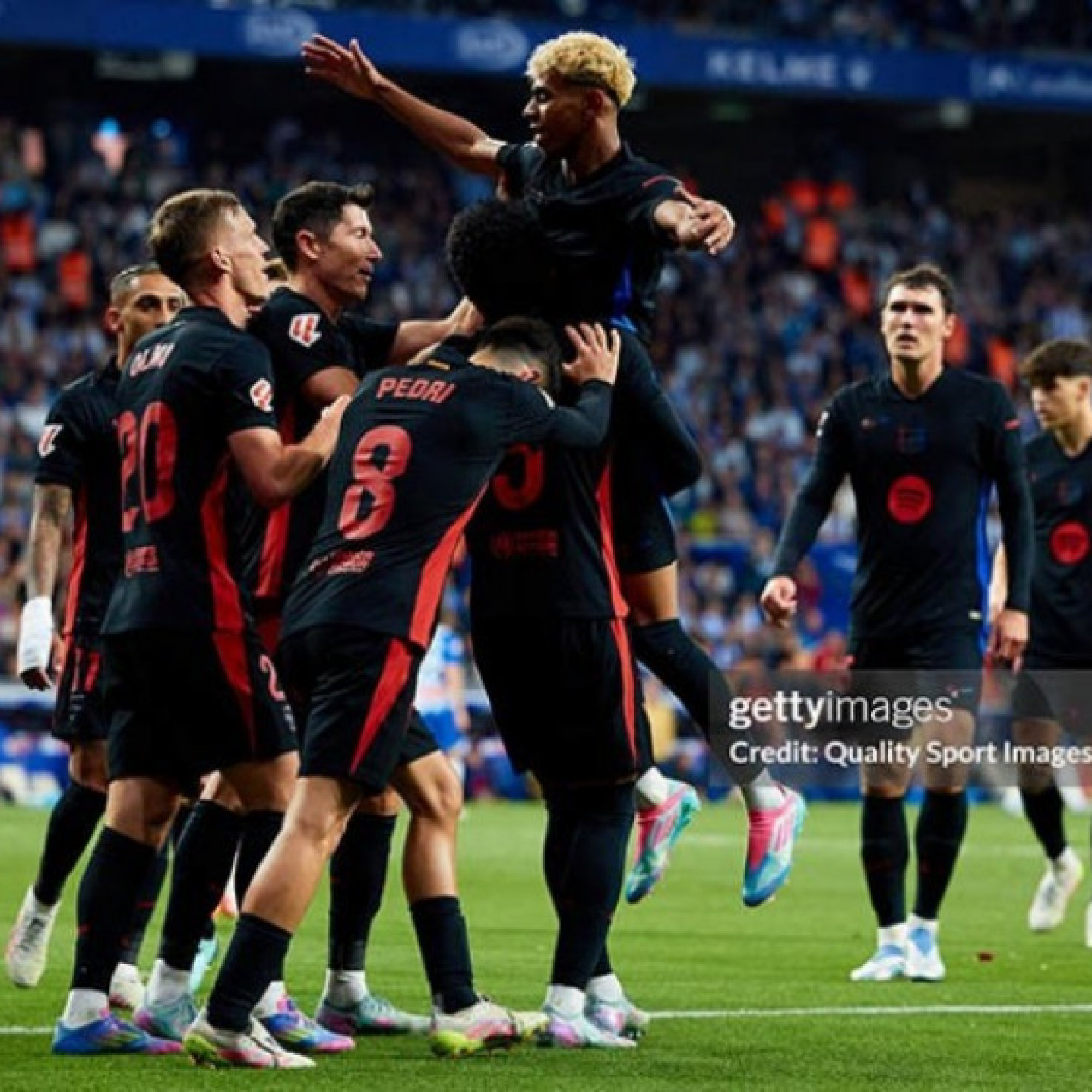  - Barcelona đăng quang La Liga: Đỉnh cao bóng đá tấn công, phần thưởng cho "những gã điên"