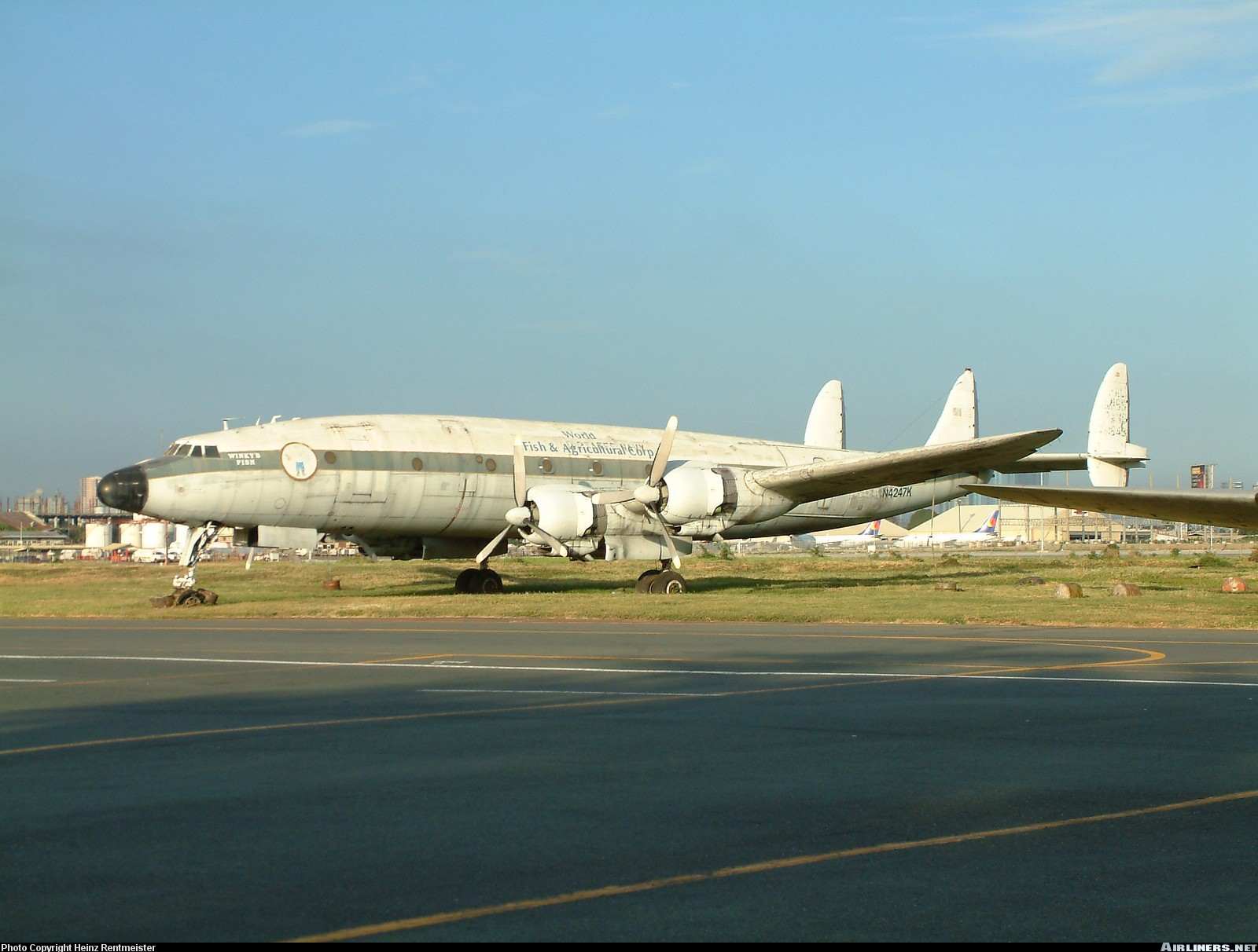 Từ Cessna đến Boeing: 27 máy bay bỏ hoang gây "choáng" ở Manila - 1