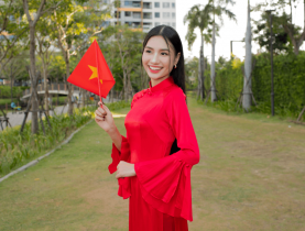  - Hoa hậu Nguyễn Thanh Hà: Hãy sống như một hạt giống xanh…