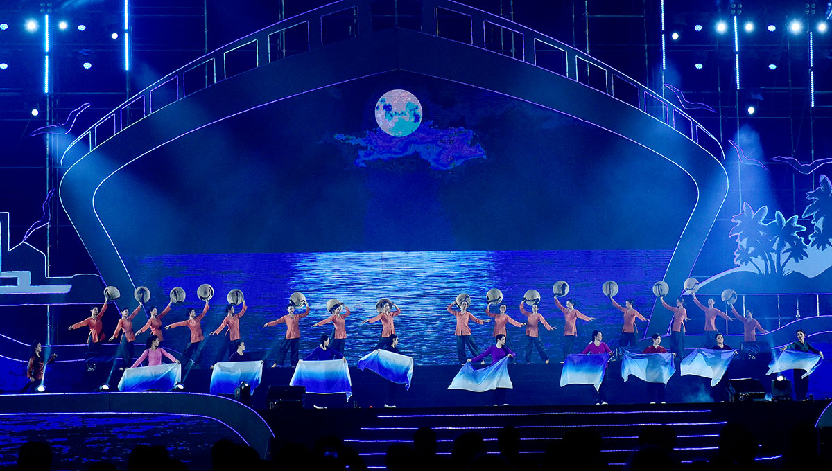 toa sang ban hung ca ‘ra di giu tron loi the thong nhat’ - 8