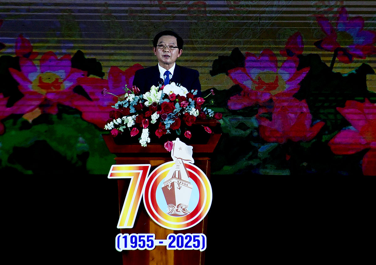 toa sang ban hung ca ‘ra di giu tron loi the thong nhat’ - 2