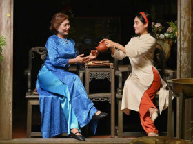  - Hai mẹ con vi vu khám phá phố cổ Hội An