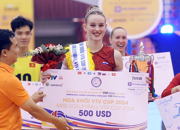 Người đẹp bóng chuyền Kim Huệ bị giục lấy chồng, Thông tin vô địch giải trẻ quốc gia - 3