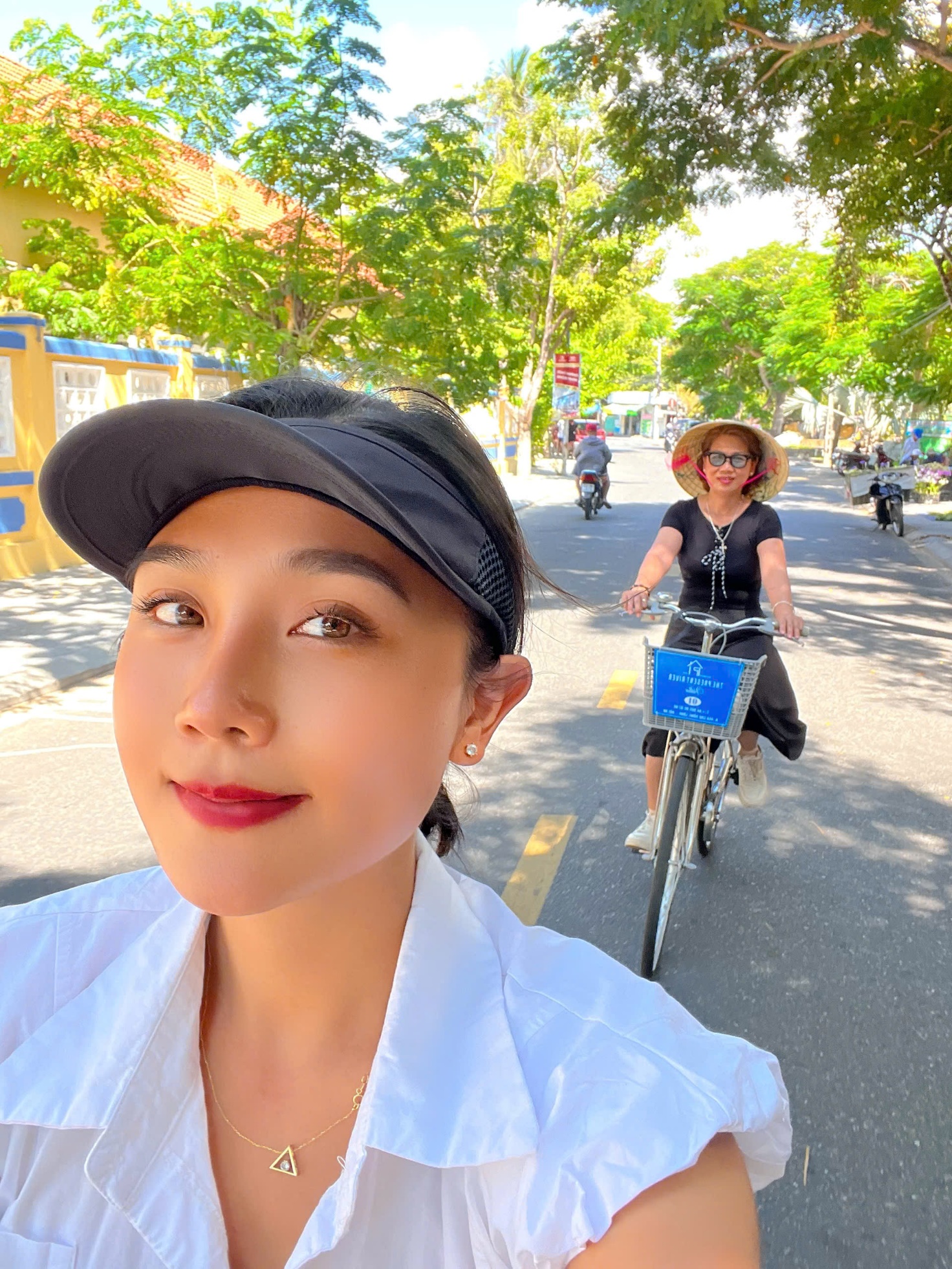 Hai mẹ con vi vu khám phá phố cổ Hội An - 8