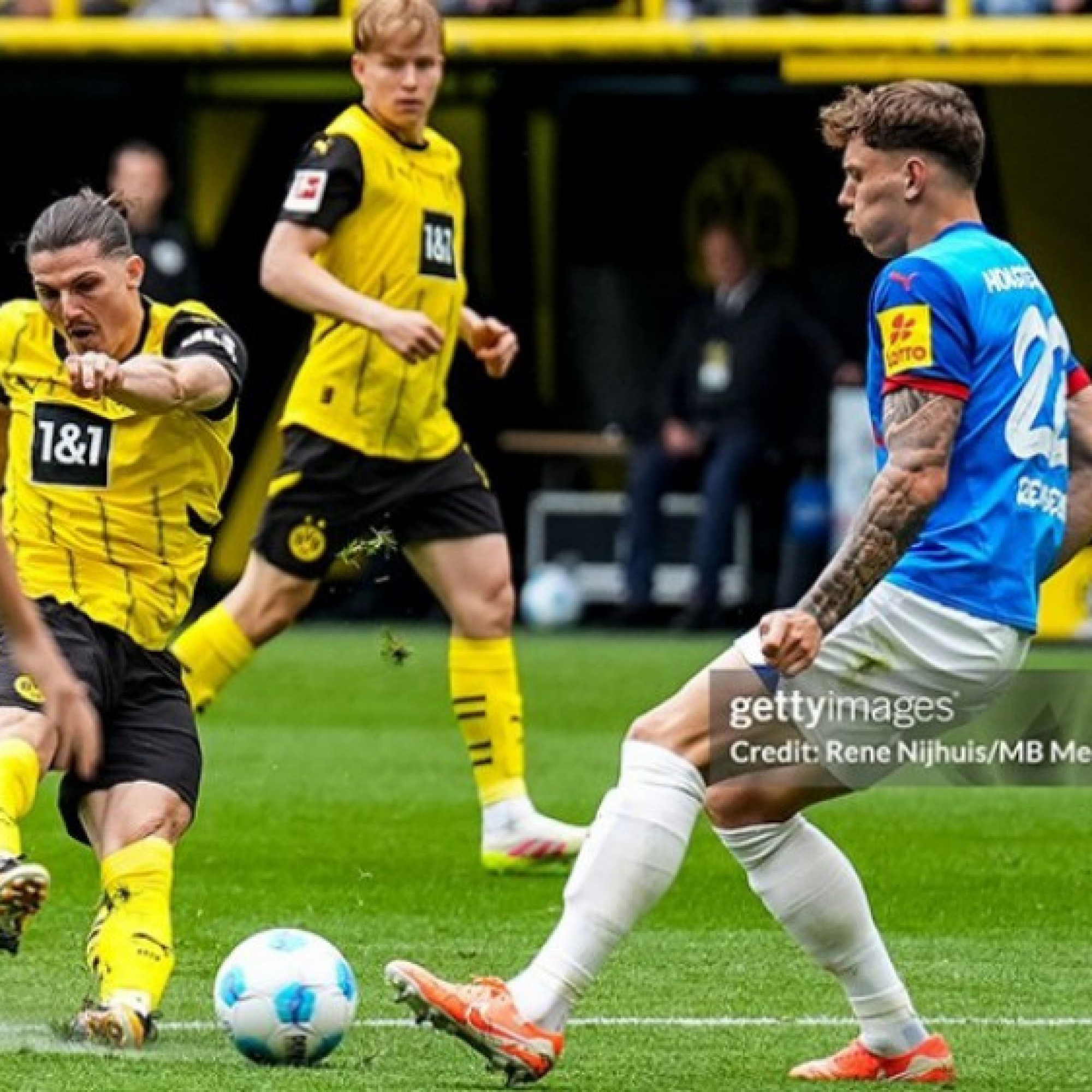 - Video bóng đá Dortmund - Holstein Kiel: Đoạt vé dự Cúp C1 (Bundesliga)