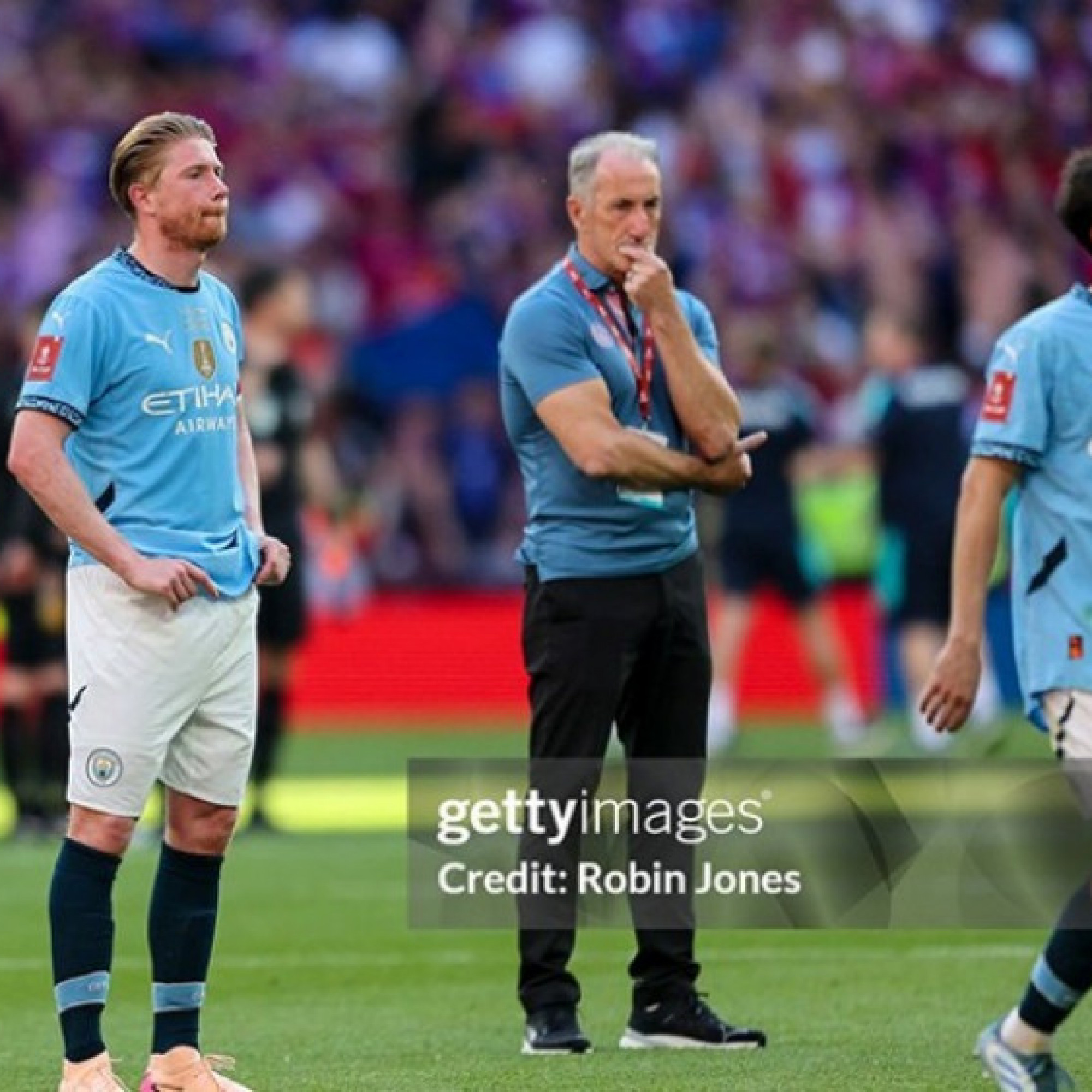  - Man City dính "đòn chí mạng" ở chung kết FA Cup, Pep Guardiola mắc sai lầm