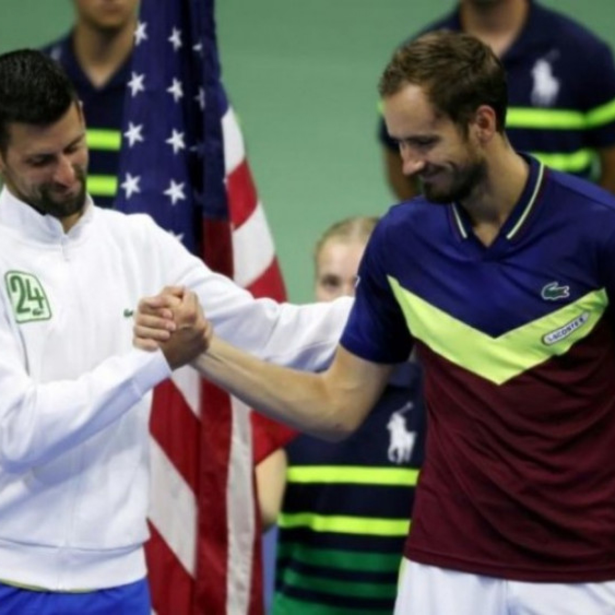  - Medvedev muốn chi tiền để Djokovic giải nghệ, làm HLV của riêng mình