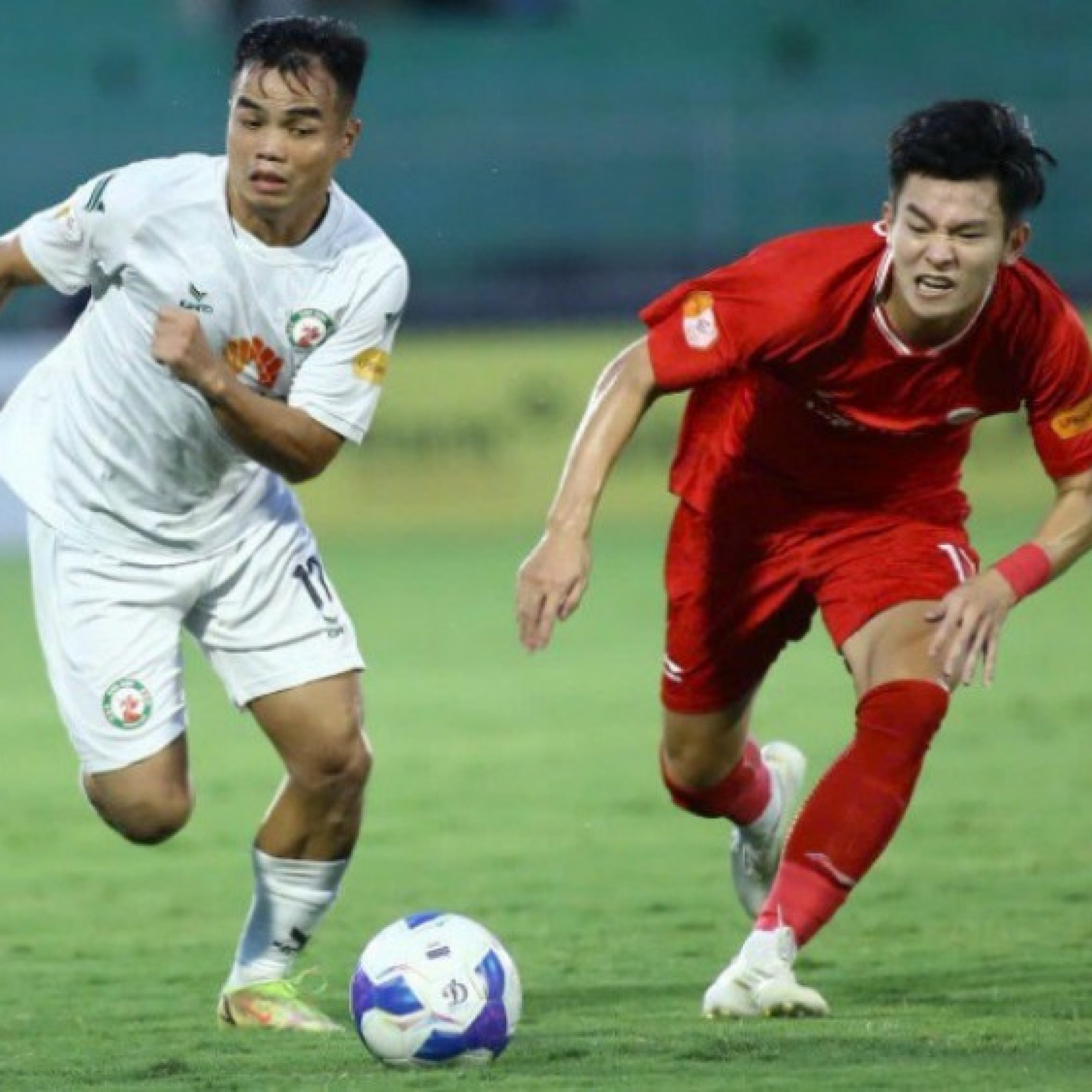  - Video bóng đá Bình Định - Thể Công Viettel: Ngược dòng ngoạn mục, thoát khỏi đáy bảng (V-League)