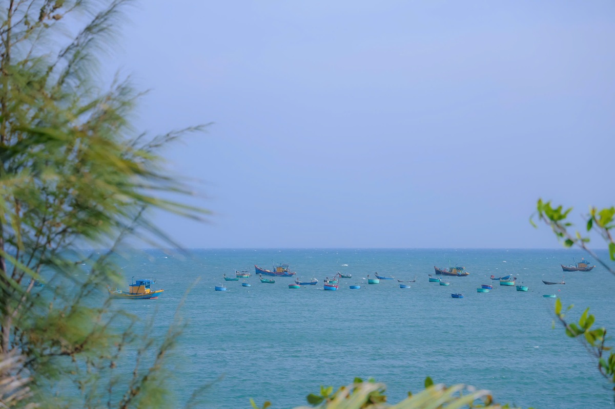 lang chai hoang so, noi binh yen tru minh sau lung nui hon hong - 13