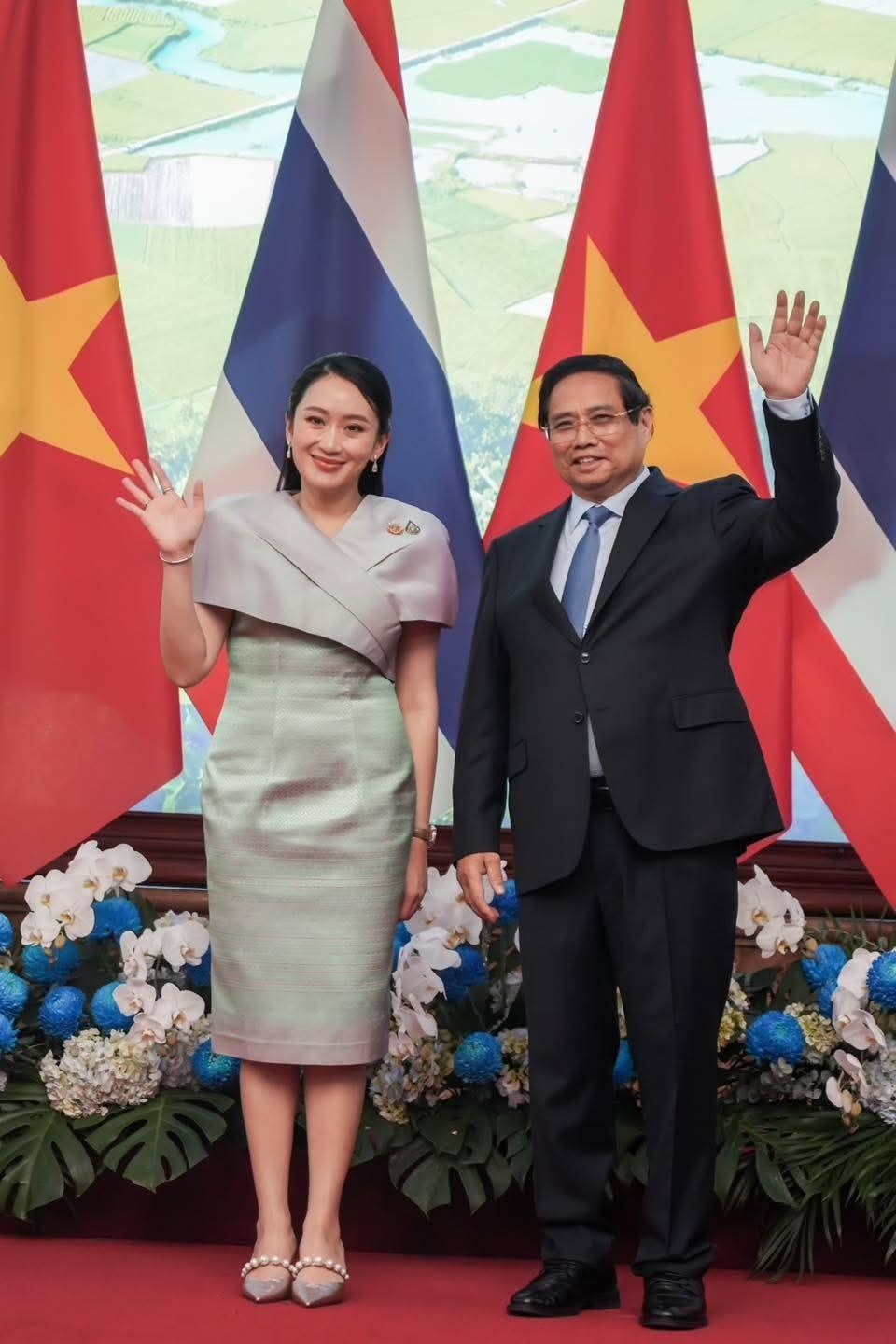 phong cach thoi trang thanh lich va tinh te cua nu thu tuong thai lan - 4