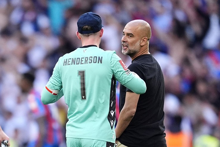 Man City thua đau chung kết FA Cup: Pep Guardiola "sôi máu" với cựu sao MU - 1