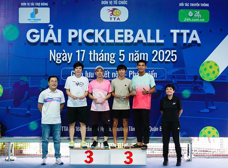 “Bóng hồng” cầu mây đấu các cao thủ pickleball nam, ngoạn mục giành giải 3 - 4