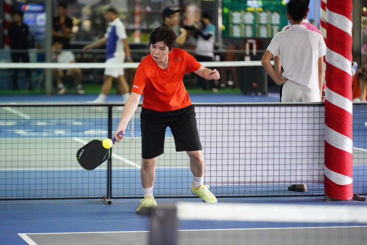 “Bóng hồng” cầu mây đấu các cao thủ pickleball nam, ngoạn mục giành giải 3 - 7