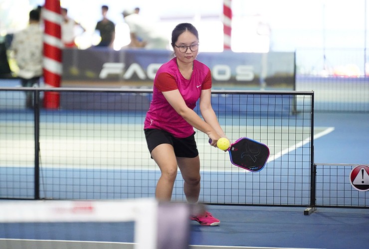 “Bóng hồng” cầu mây đấu các cao thủ pickleball nam, ngoạn mục giành giải 3 - 9