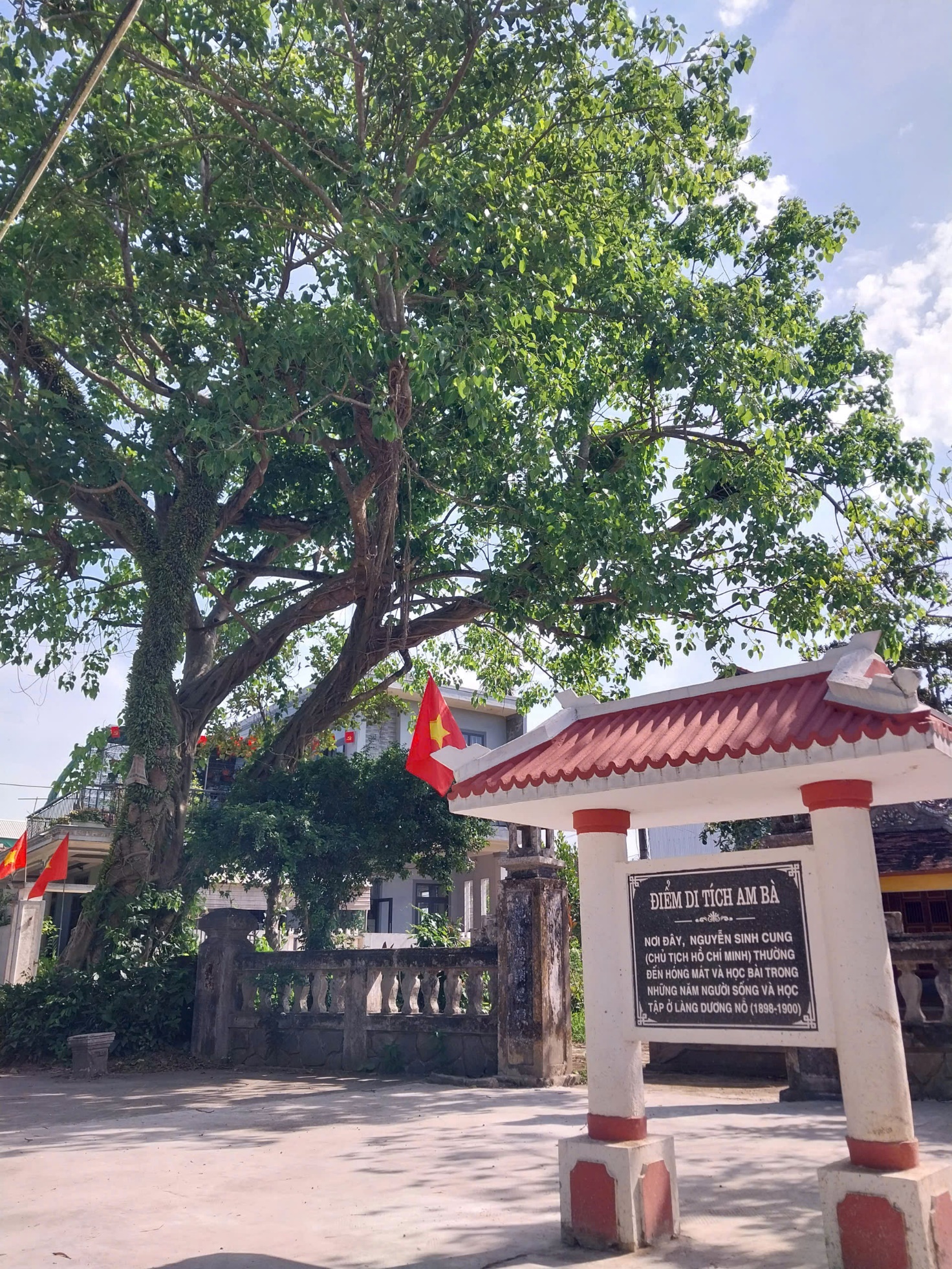 Về Dương Nỗ, thăm các di tích gắn với thời niên thiếu của Bác Hồ - 15