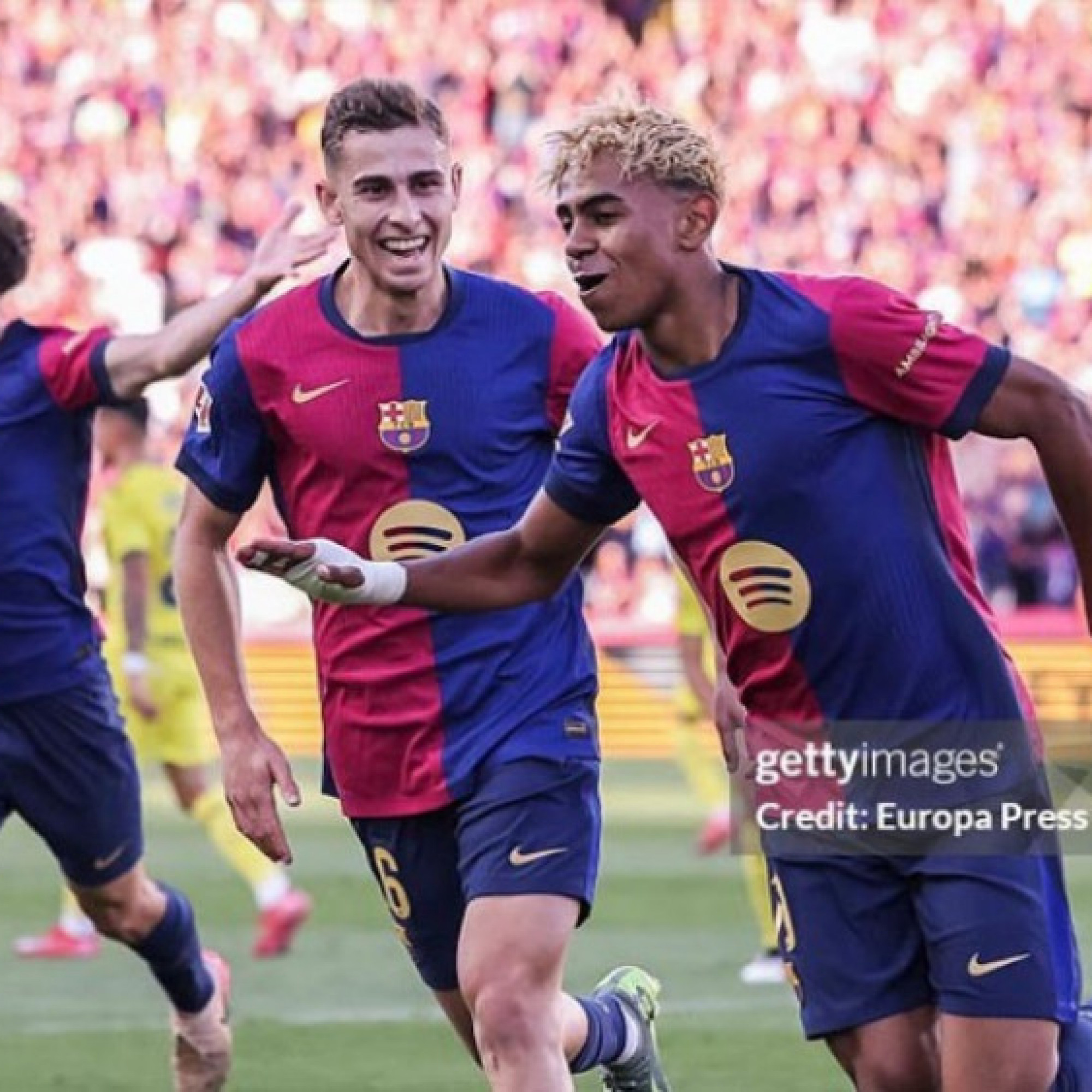  - Chùm ảnh Barcelona nâng cúp vô địch La Liga