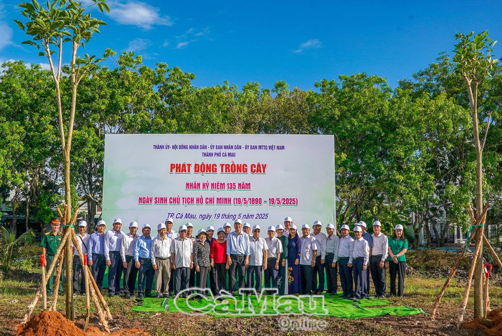 Cà Mau tổ chức nhiều hoạt động kỷ niệm 135 năm ngày sinh nhật Bác - 2