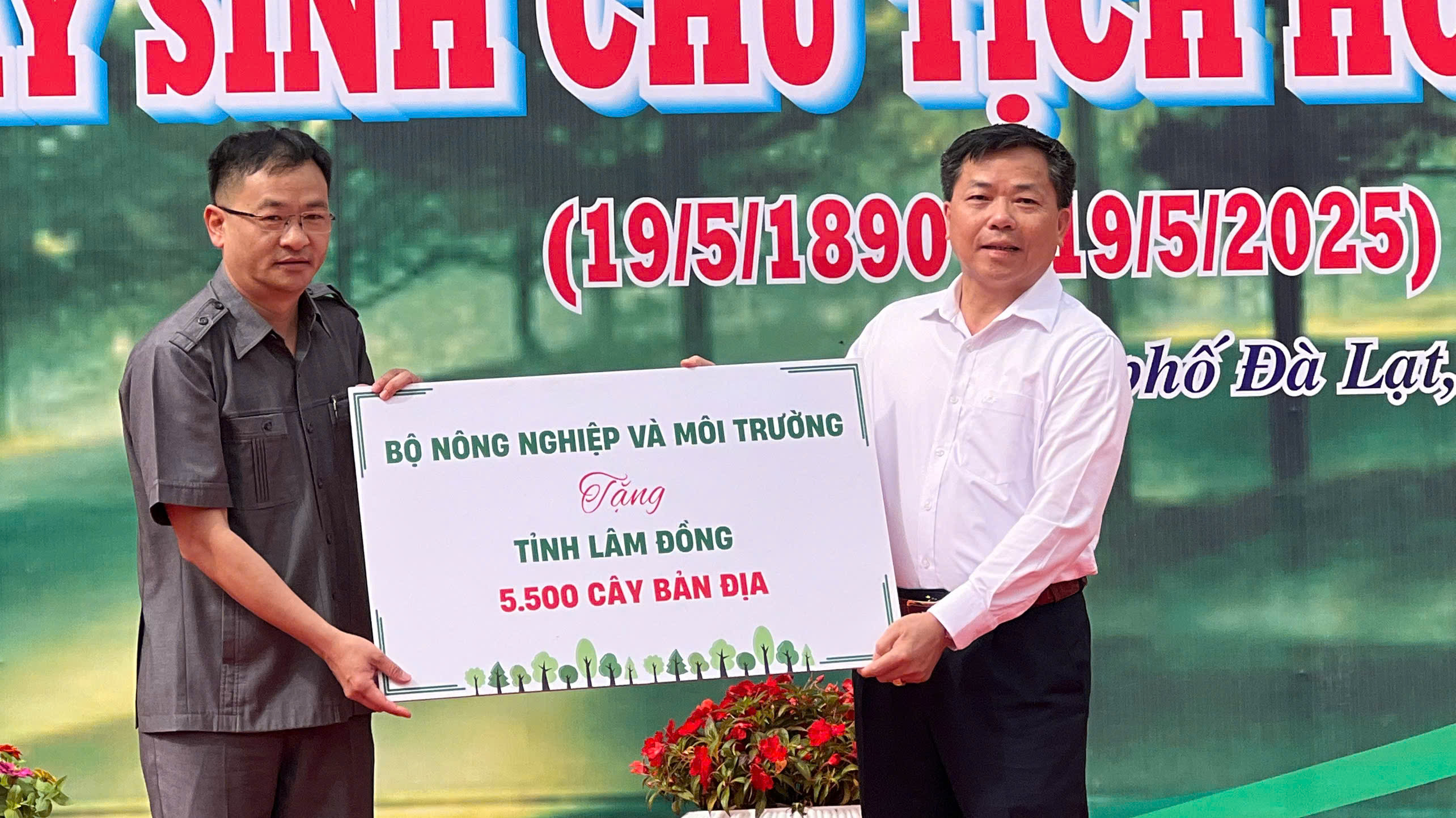 Lâm Đồng trồng cây nhân kỷ niệm 135 năm Ngày sinh Chủ tịch Hồ Chí Minh - 1