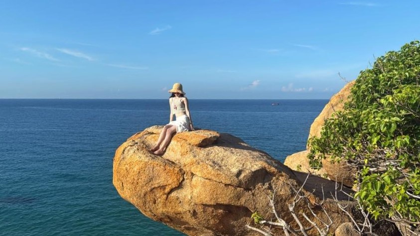 Dừng chân cắm trại trên hòn Cù Lao Câu đầy nắng và gió - 2