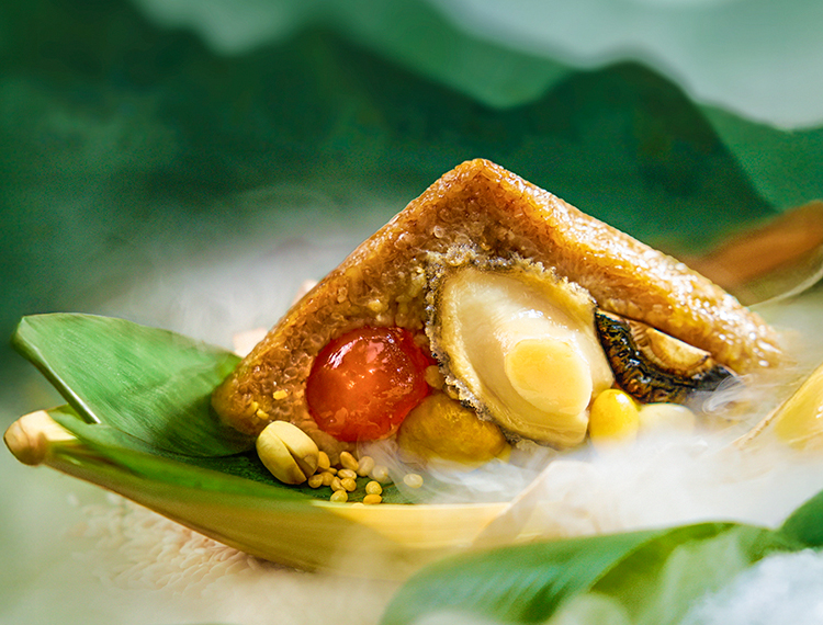 Chef nhà hàng 5 sao bật mí chiếc bánh thịnh vượng ngày Tết Đoan Ngọ