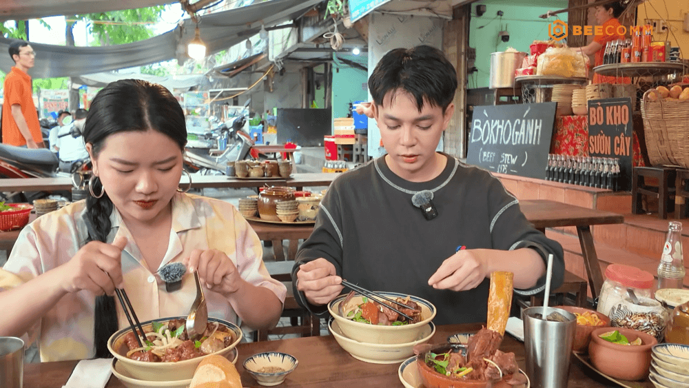 Cùng Tuấn Kiệt và Chen Ru Lu khám phá món bao tử cá chiên giòn trứ danh tại chung cư Ngô Gia Tự - 1