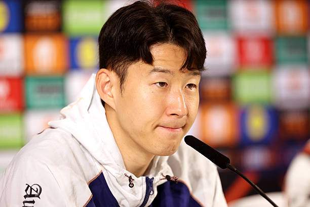 Tottenham họp báo chung kết Europa League: HLV Postecoglou muốn giành cúp vì Son Heung Min - 1